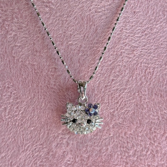 Hello Kitty Crystal Pendant Charm‎ Necklace with Pink Flower - Picture 4 of 9